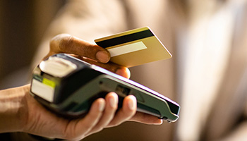 Do You Really Need a Credit Card? 6 Factors to Consider Thumbnail